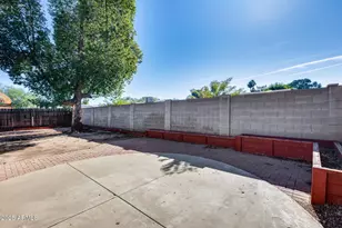 319 W Kristal Way, Phoenix, AZ 85027 - Photo 40