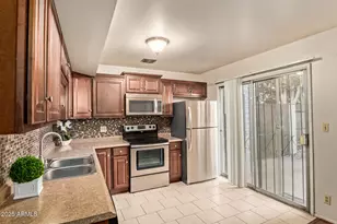 2535 W Rose Ln, Phoenix, AZ 85017 - Photo 10