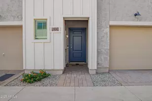 8242 N 22nd Dr, Phoenix, AZ 85021 - Photo 2