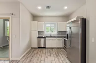 8242 N 22nd Dr, Phoenix, AZ 85021 - Photo 8