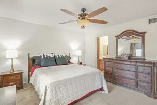 807 E Michelle Dr, Phoenix, AZ 85022 - Photo 4