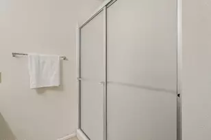 807 E Michelle Dr, Phoenix, AZ 85022 - Photo 28