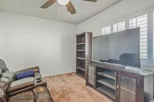 807 E Michelle Dr, Phoenix, AZ 85022 - Photo 30