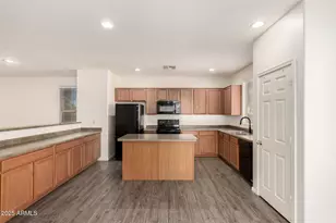 2106 E Aire Libre Ave, Phoenix, AZ 85022 - Photo 10