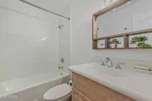 5104 N 32nd St, Phoenix, AZ 85018 - Photo 32