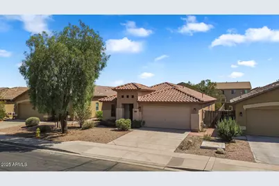 46137 W Starlight Drive, Maricopa, AZ 85139 - Photo 2