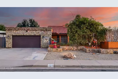 247 E Glencove Street, Mesa, AZ 85201 - Photo 2