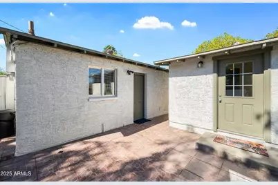 2647 E Whitton Avenue, Phoenix, AZ 85016 - Photo 10