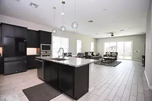 10549 W Albert Ln W, Peoria, AZ 85382 - Photo 8