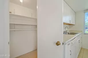 8235 N 34th Dr, Phoenix, AZ 85051 - Photo 12