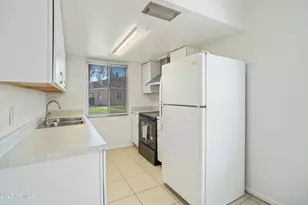 8235 N 34th Dr, Phoenix, AZ 85051 - Photo 10