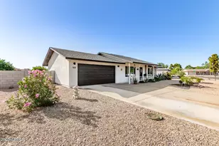 18230 N Organ Pipe Dr, Sun City, AZ 85373 - Photo 6