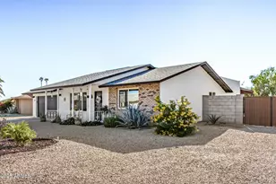 18230 N Organ Pipe Dr, Sun City, AZ 85373 - Photo 4