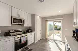 18230 N Organ Pipe Dr, Sun City, AZ 85373 - Photo 12