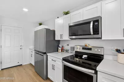 12526 W Palmaire Avenue, Glendale, AZ 85307 - Photo 8