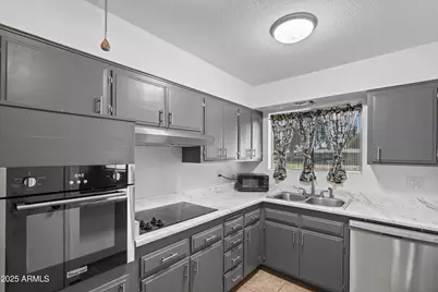 10345 W Peoria Avenue, Sun City, AZ 85351 - Photo 10