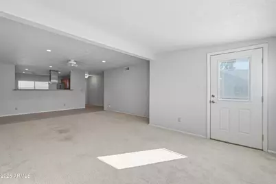 4849 E Lake Point Circle, Phoenix, AZ 85044 - Photo 8