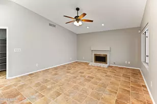 12455 N 71st Ave, Peoria, AZ 85381 - Photo 14