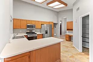 12455 N 71st Ave, Peoria, AZ 85381 - Photo 16