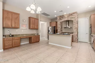 8647 W Lariat Lane, Peoria, AZ 85383 - Photo 6