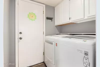 10240 N 12th Place #2, Phoenix, AZ 85020 - Photo 12