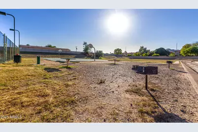 10240 N 12th Place #2, Phoenix, AZ 85020 - Photo 36