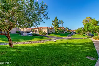 10240 N 12th Place #2, Phoenix, AZ 85020 - Photo 34