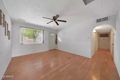 5523 N 61st Lane, Glendale, AZ 85301 - Photo 2