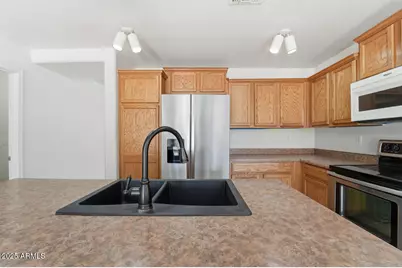 11589 W Lee Lane, Youngtown, AZ 85363 - Photo 14