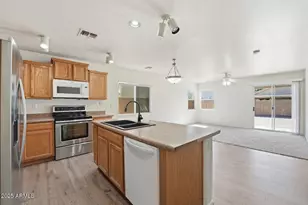 11589 W Lee Ln, Youngtown, AZ 85363 - Photo 10