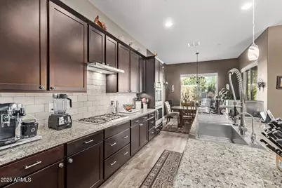 9814 W Rowel Road, Peoria, AZ 85383 - Photo 14