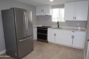 807 E Cocopah St, Phoenix, AZ 85034 - Photo 2