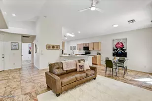 3247 E Maldonado Dr, Phoenix, AZ 85042 - Photo 4