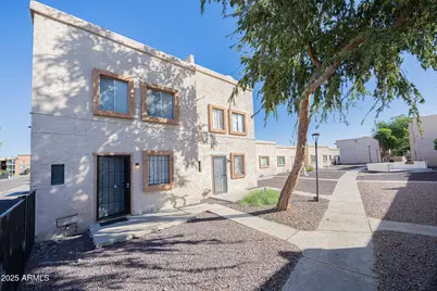 4513 N 26th Drive, Phoenix, AZ 85017 - Photo 1