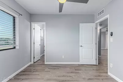 749 E Montebello Avenue #230, Phoenix, AZ 85014 - Photo 18