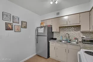 3626 N 37th St, Phoenix, AZ 85018 - Photo 10