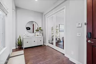 4615 E Navigator Ln, Phoenix, AZ 85050 - Photo 10