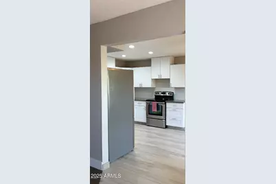 1012 E Highland Avenue, Phoenix, AZ 85014 - Photo 8