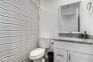 5807 S 13th Ave, Phoenix, AZ 85041 - Photo 18