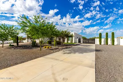 37239 N 11th Avenue, Phoenix, AZ 85086 - Photo 2