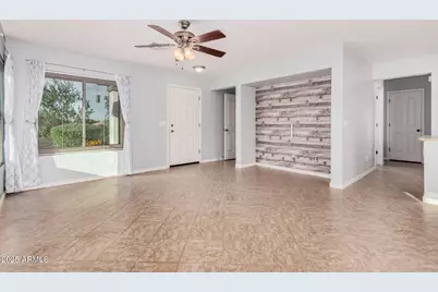 1027 W Desert Canyon Drive, San Tan Valley, AZ 85143 - Photo 8