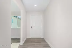 5706 W Sells Cir, Phoenix, AZ 85031 - Photo 2