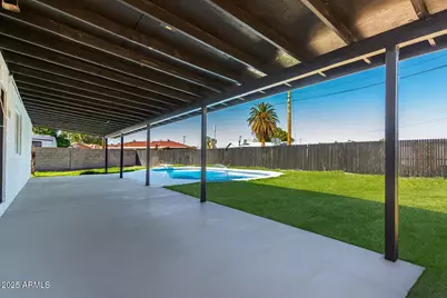 5706 W Sells Circle, Phoenix, AZ 85031 - Photo 22