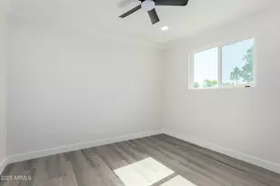 5706 W Sells Cir, Phoenix, AZ 85031 - Photo 14