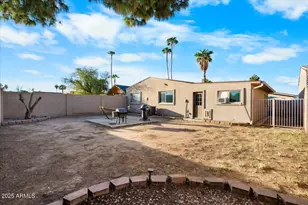 10519 W Heatherbrae Dr, Phoenix, AZ 85037 - Photo 28