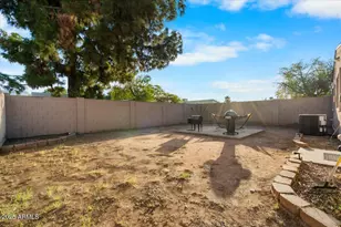 10519 W Heatherbrae Dr, Phoenix, AZ 85037 - Photo 12