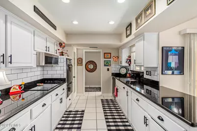 10814 W Cameo Drive, Sun City, AZ 85351 - Photo 2