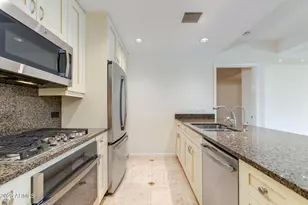 7167 E Rancho Vista Dr, Scottsdale, AZ 85251 - Photo 10