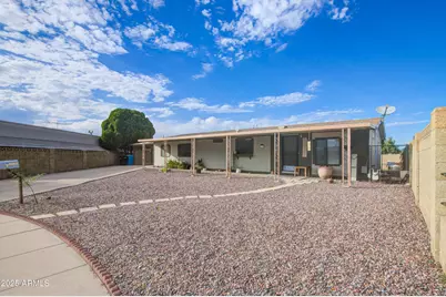 2844 E Oraibi Drive, Phoenix, AZ 85050 - Photo 2