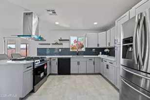 3347 E Palm Ln, Phoenix, AZ 85008 - Photo 10